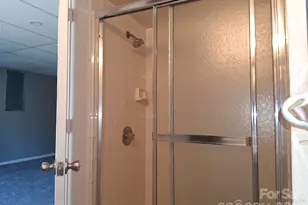 2036 Edgewater Dr, Charlotte, NC 28210 - Photo 32