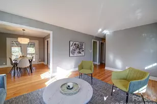 2036 Edgewater Dr, Charlotte, NC 28210 - Photo 4