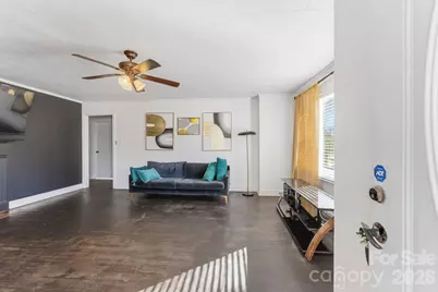 802 Chesterfield Avenue, Lancaster, SC 29720 - Photo 2