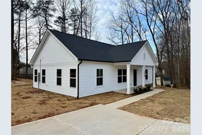 803 W 1st Street, Newton, NC 28658 - Photo 2