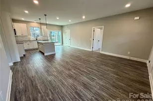 803 W 1st St, Newton, NC 28658 - Photo 6