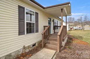 121 James St, Clyde, NC 28721 - Photo 6