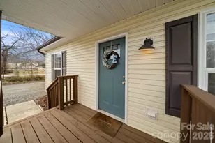 121 James St, Clyde, NC 28721 - Photo 8