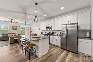 5923 Hampstead Pond Ln, Matthews, NC 28105 - Photo 2