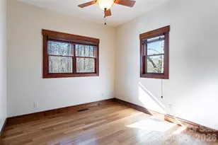 829 N Oconeechee Ave, Black Mountain, NC 28711 - Photo 14