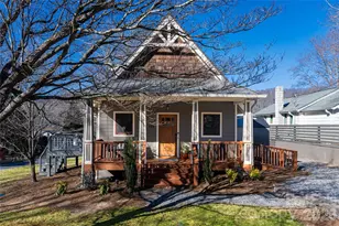 829 N Oconeechee Ave, Black Mountain, NC 28711 - Photo 1