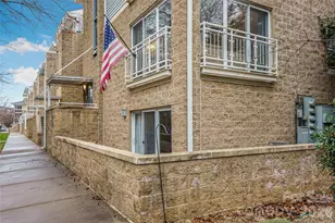 3905 Picasso Court, Charlotte, NC 28205 - Photo 4