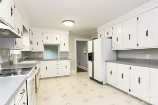 34 Rollingwood Dr, Concord, NC 28025 - Photo 2