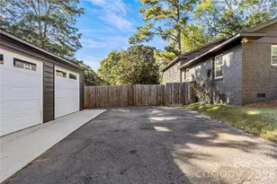 1830 Edgewater Dr, Charlotte, NC 28210 - Photo 20