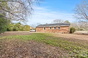 317 Thomas St, Bennettsville, SC 29512 - Photo 2
