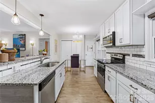 3900 Tipperary Pl, Charlotte, NC 28215 - Photo 10