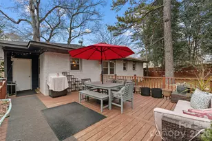 3900 Tipperary Pl, Charlotte, NC 28215 - Photo 18