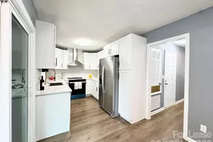 1634 Pamela Lorraine Dr, Charlotte, NC 28213 - Photo 10