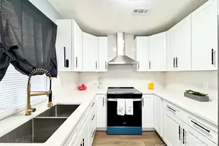 1634 Pamela Lorraine Dr, Charlotte, NC 28213 - Photo 12