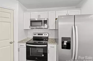 1096 12th Ave NW, Hickory, NC 28601 - Photo 8