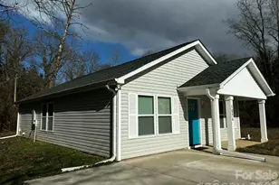 1096 12th Ave NW, Hickory, NC 28601 - Photo 2