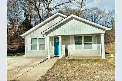 1096 12th Avenue NW, Hickory, NC 28601 - Photo 1