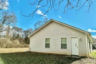 1096 12th Ave NW, Hickory, NC 28601 - Photo 4