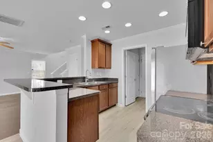 209 Oakton Glen Ct, Charlotte, NC 28262 - Photo 12