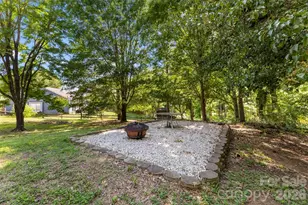 12219 Landing Green Dr, Charlotte, NC 28277 - Photo 32