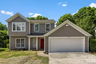 12219 Landing Green Dr, Charlotte, NC 28277 - Photo 2