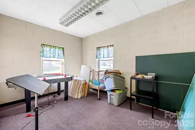 334 N Oakland Avenue, Statesville, NC 28677 - Photo 40