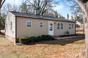 503 E Herman St, Newton, NC 28658 - Photo 1