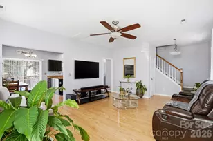 9230 Rotherham Ln, Charlotte, NC 28216 - Photo 4