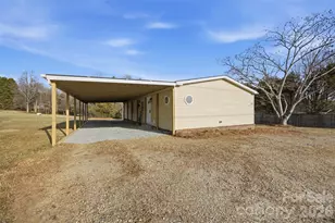 53 Mountain View Dr, Taylorsville, NC 28681 - Photo 4