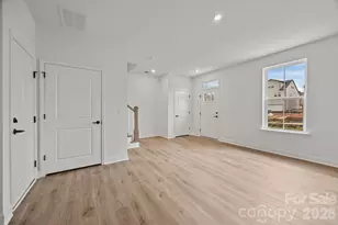 3025 Rozzelles Ferry Rd, Charlotte, NC 28208 - Photo 4