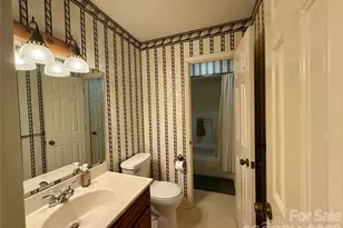 1015 36th Ave Ct NE, Hickory, NC 28601 - Photo 18