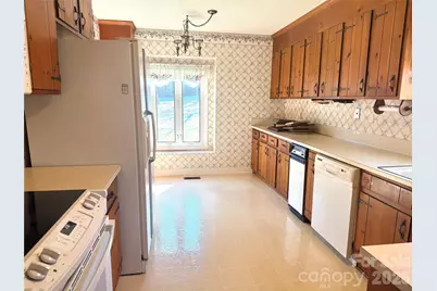 1015 36th Avenue Court NE, Hickory, NC 28601 - Photo 14