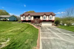 1015 36th Ave Ct NE, Hickory, NC 28601 - Photo 30