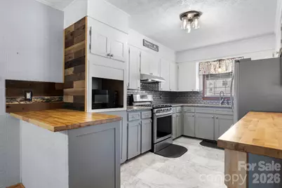 335 Eastview Place NW, Lenoir, NC 28645 - Photo 8