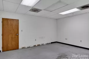 4337 Revolution Pk Dr, Charlotte, NC 28217 - Photo 18