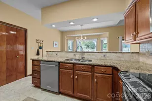 14558 Harbor Estate Rd, Charlotte, NC 28278 - Photo 12