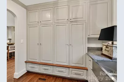 1126 Queens Road W, Charlotte, NC 28207 - Photo 30