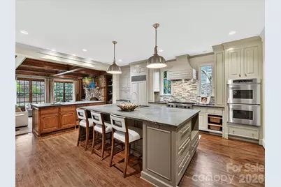 1126 Queens Road W, Charlotte, NC 28207 - Photo 10