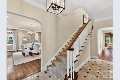 1126 Queens Road W, Charlotte, NC 28207 - Photo 2