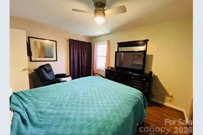 4721 Farm Pond Lane, Charlotte, NC 28212 - Photo 12