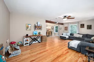 410 Rockwood Dr, Hendersonville, NC 28792 - Photo 10