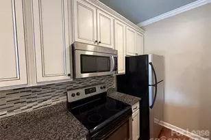 18009 Kings Point Dr, Cornelius, NC 28031 - Photo 6