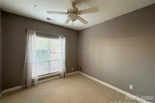 18009 Kings Point Dr, Cornelius, NC 28031 - Photo 8