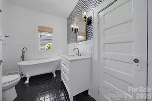 1638 Longfellow St, Charlotte, NC 28205 - Photo 18