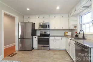 2017 Townsend Ave, Charlotte, NC 28205 - Photo 8