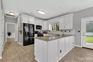 3416 Fairfax Woods Dr, Matthews, NC 28105 - Photo 12