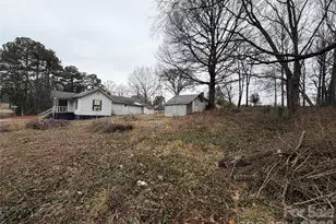 1814 W C St, Kannapolis, NC 28081 - Photo 2