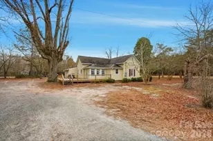 551 Maples Rd, Pageland, SC 29728 - Photo 1