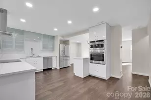 8308 Knights Bridge Rd, Charlotte, NC 28210 - Photo 4