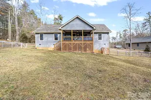 12 Crystal Cove Dr, Hendersonville, NC 28739 - Photo 8